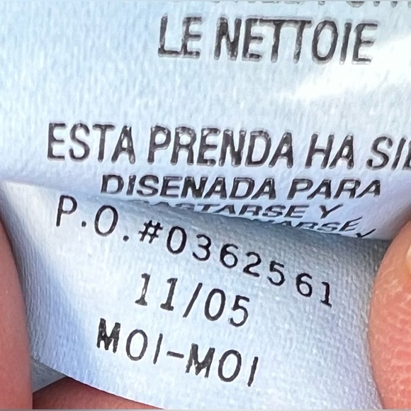 Tommy Hilfiger Classic Denim Jeans w/ Double Button Back Pockets, Size 4 - Picture 9 of 10